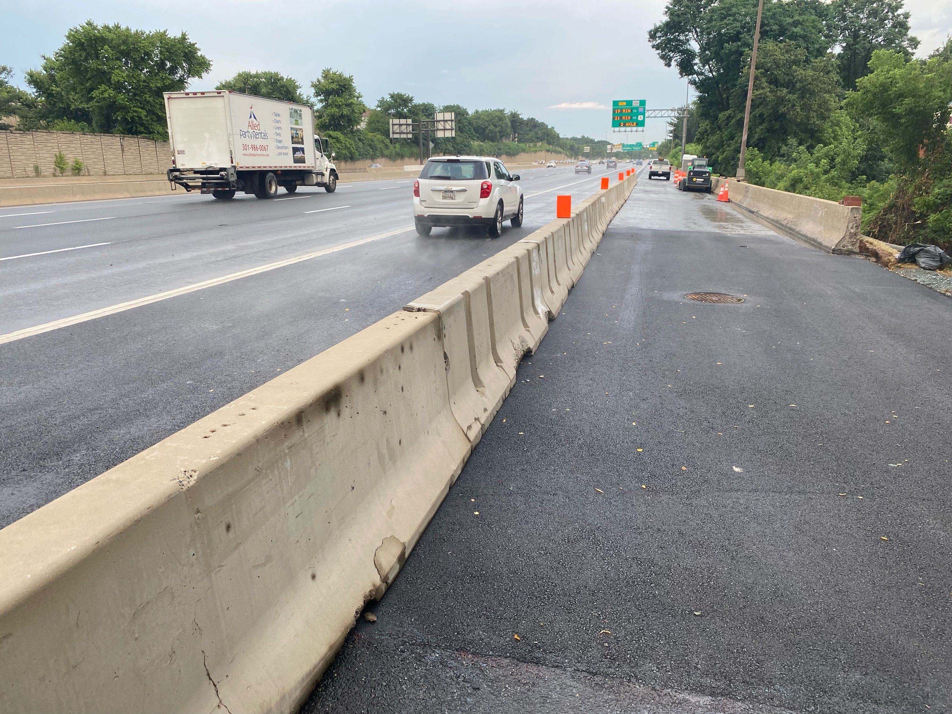 All travel lanes open on southbound I-270 in Gaithersburg. The shoulder remains closed for further repairs.